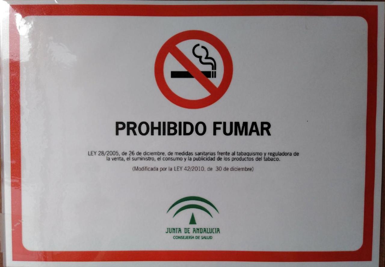 Pension Larra Mairena De Alcor Bagian luar foto