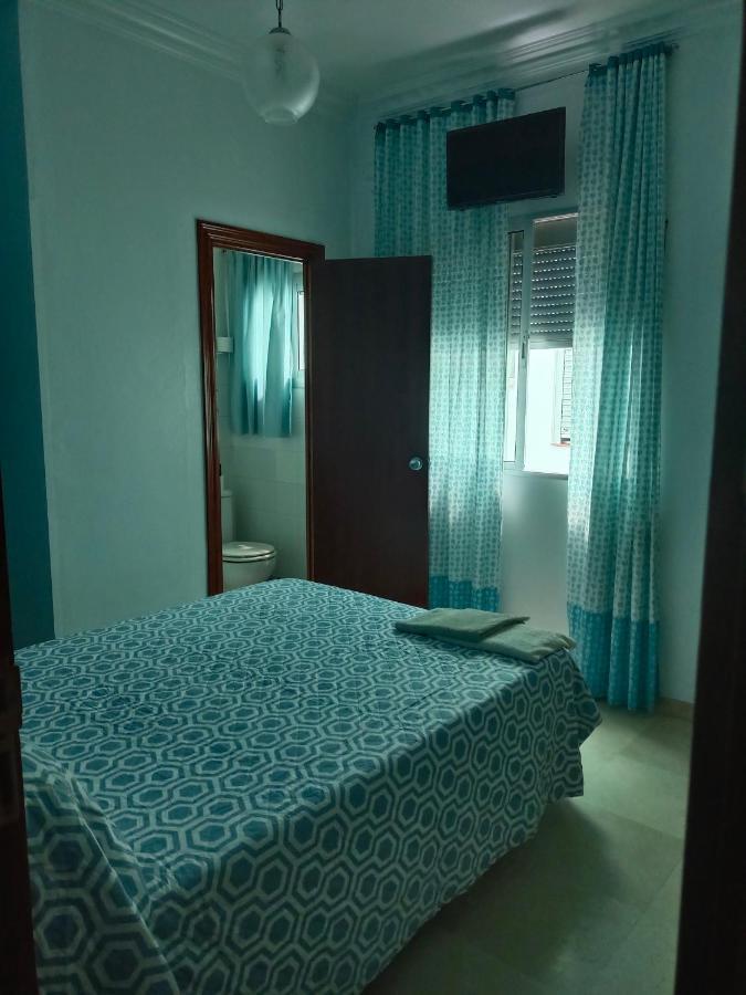 Pension Larra Mairena De Alcor Bagian luar foto