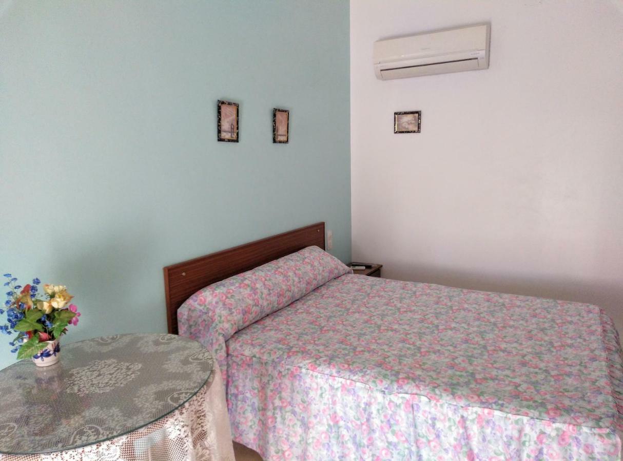 Pension Larra Mairena De Alcor Bagian luar foto