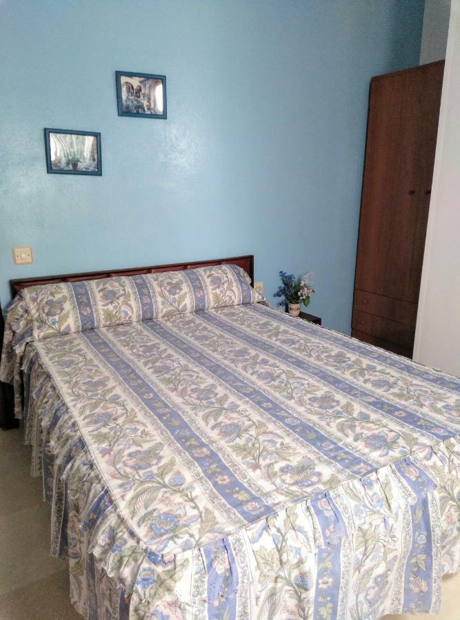 Pension Larra Mairena De Alcor Bagian luar foto
