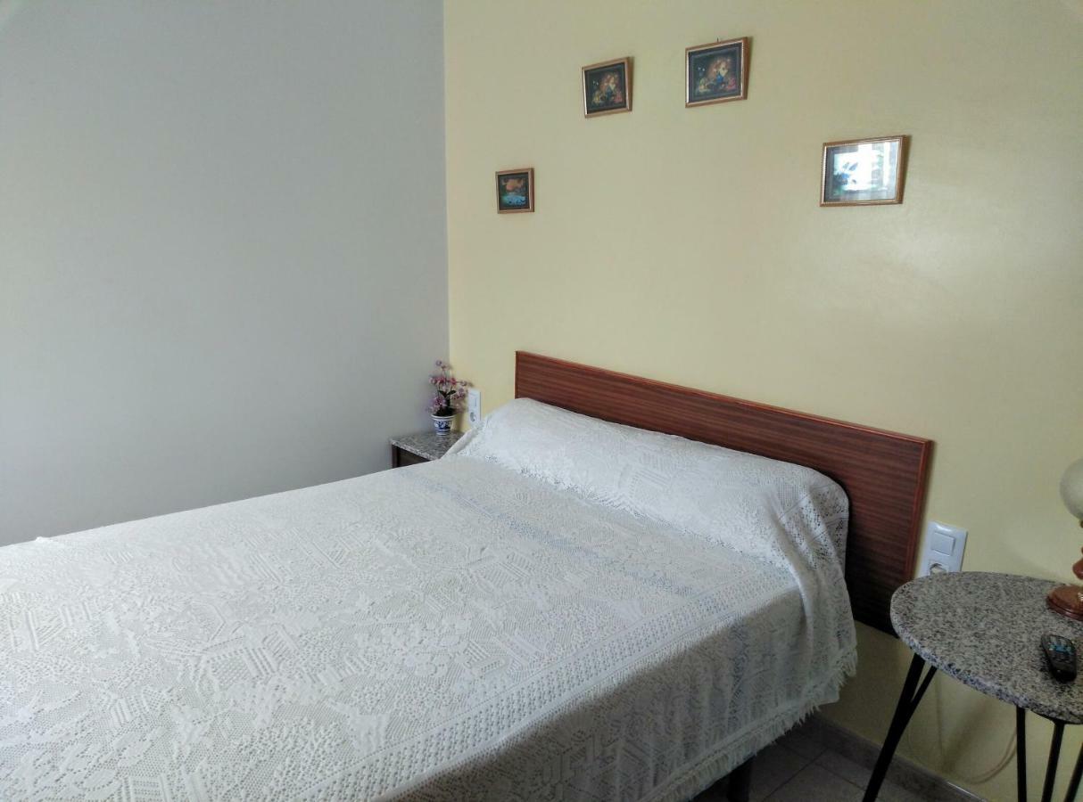 Pension Larra Mairena De Alcor Bagian luar foto